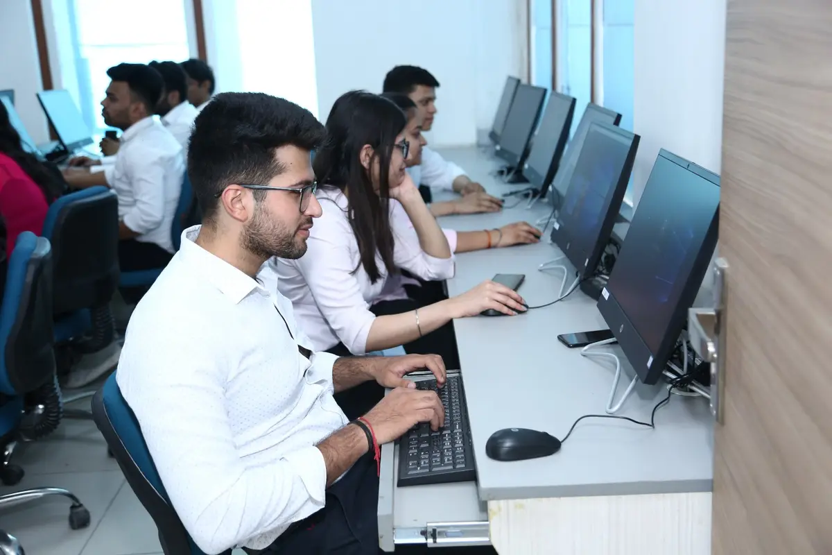 IIIOTA campus photo 7