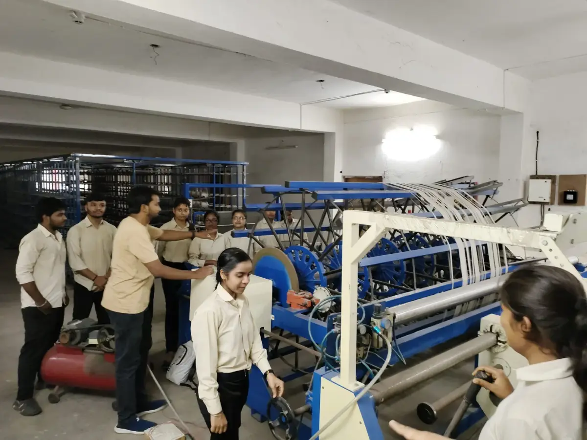 INDIAN INSTITUTE OF HANDLOOM TECHNOLOGY, Janjgir – Champa: campus photo 3