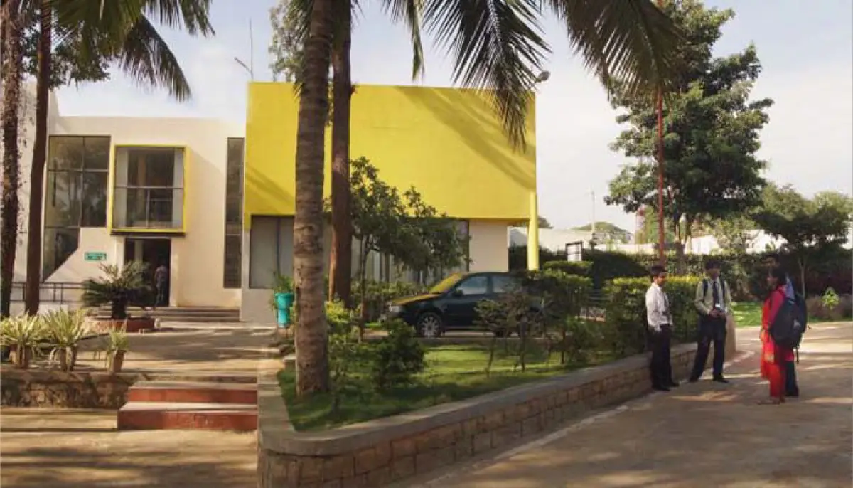IBA campus photo 1