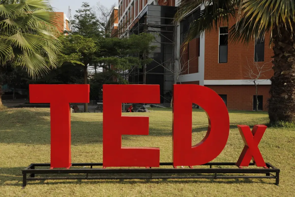 IES campus photo 1