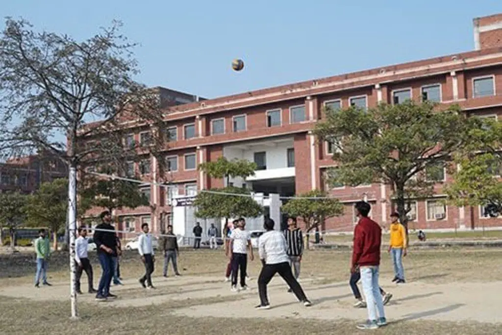 Institute of Engineering and Technology: campus photo 3