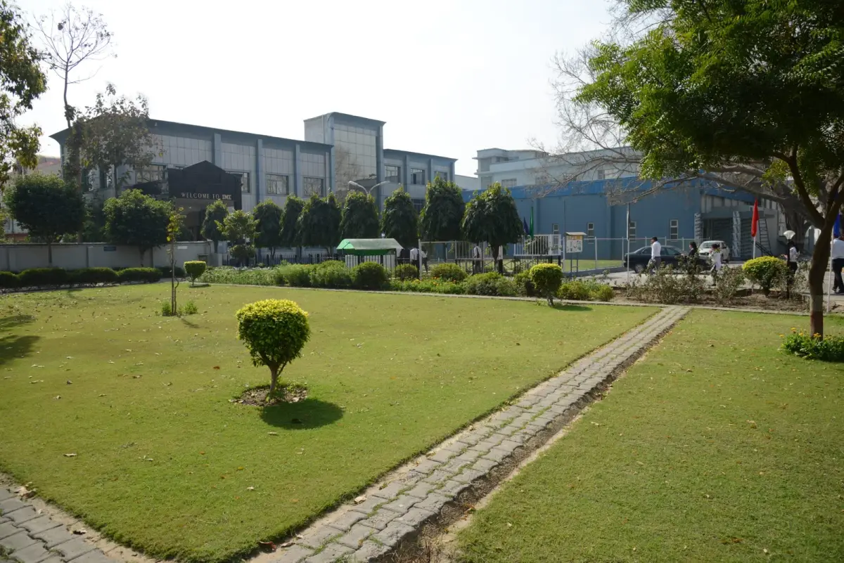 IOME campus photo 3