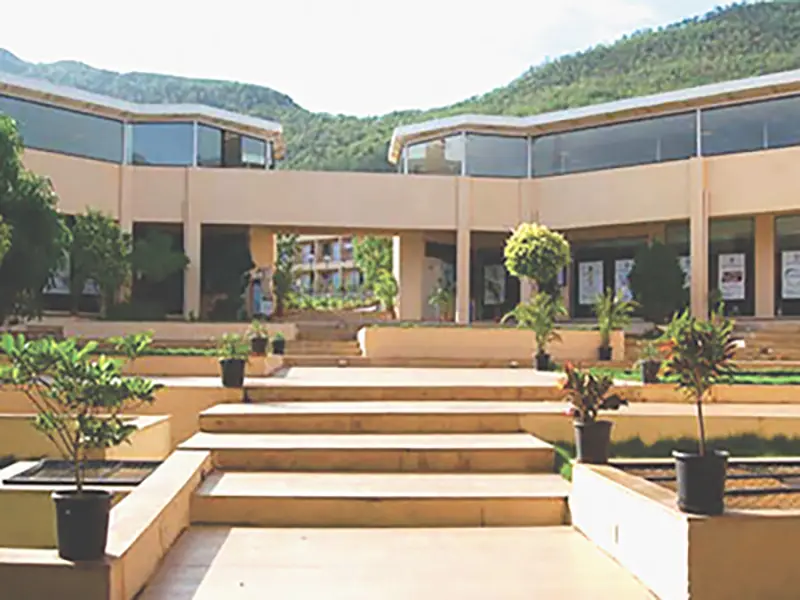 ISOBAM campus photo 1
