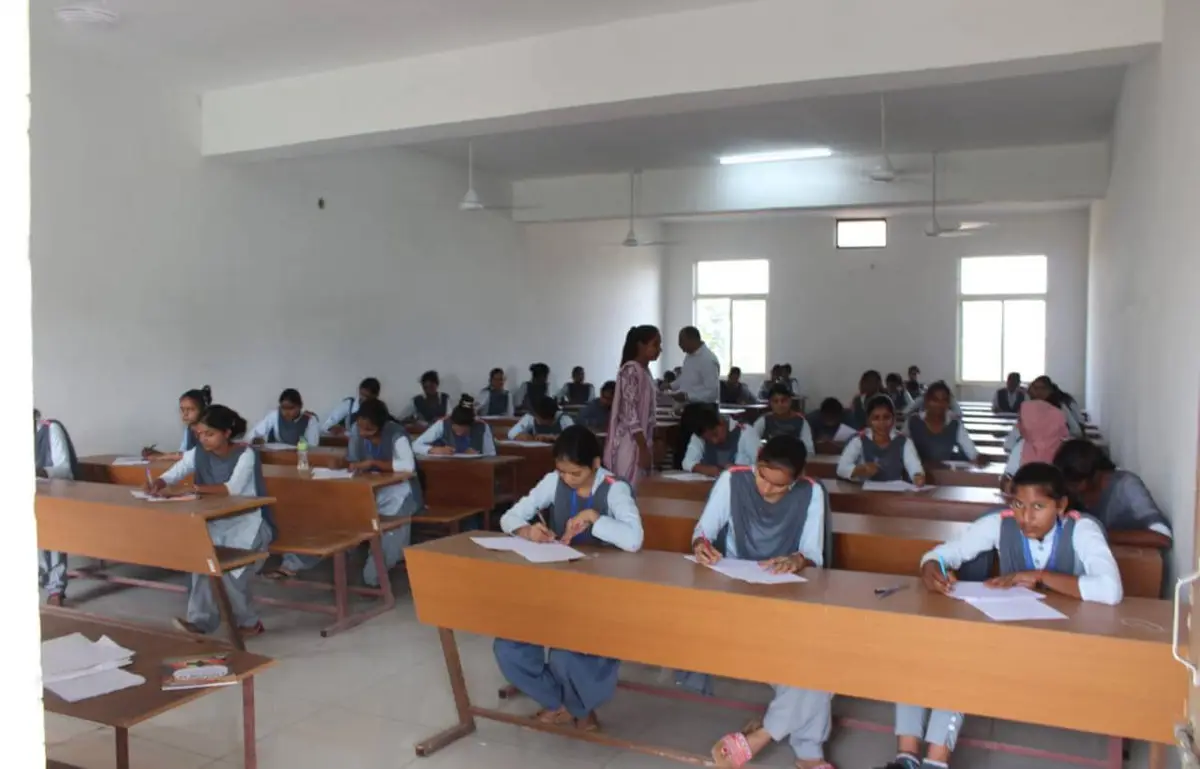J J Gyan Girls College: campus photo 3