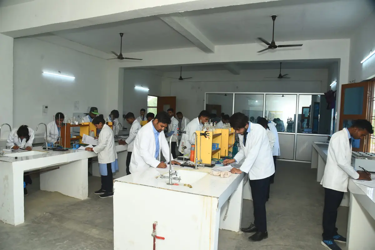 J S Singh Institute of Pharmacy Sitapur: campus photo 4