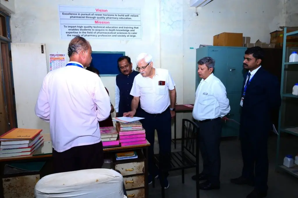 Jagdamba Education Societys S.N.D.College of Pharmacy, Babhulgaon: campus photo 3