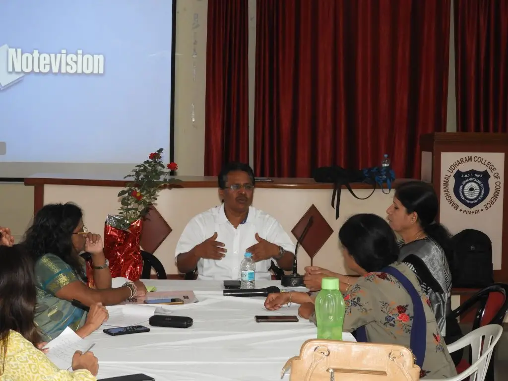 JaiHind Sindhu Education Trust's Manghanmal Udharam College of Commerce: campus photo 1