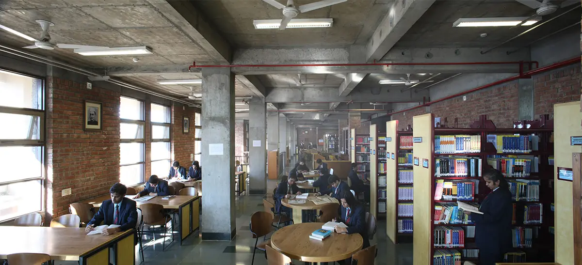 JUIT campus photo 3