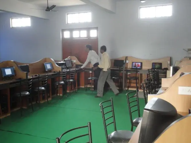 Jhaulal Gajodhar Prasad Mahavidyalaya: campus photo 7