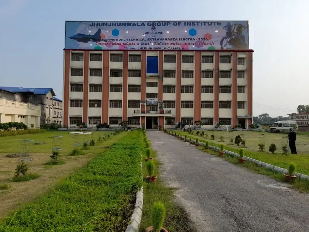 Jhunjhunwala P G College Faculty of Engineering and Technology Dwarikapuri Faizabad: campus photo 2