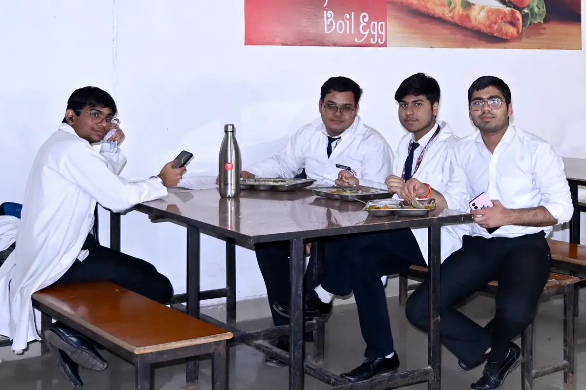 K. D. University: campus photo 8