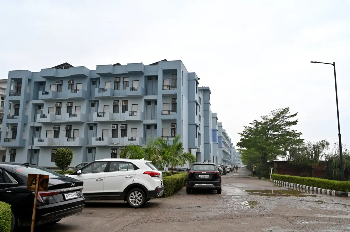 K. D. University: campus photo 2