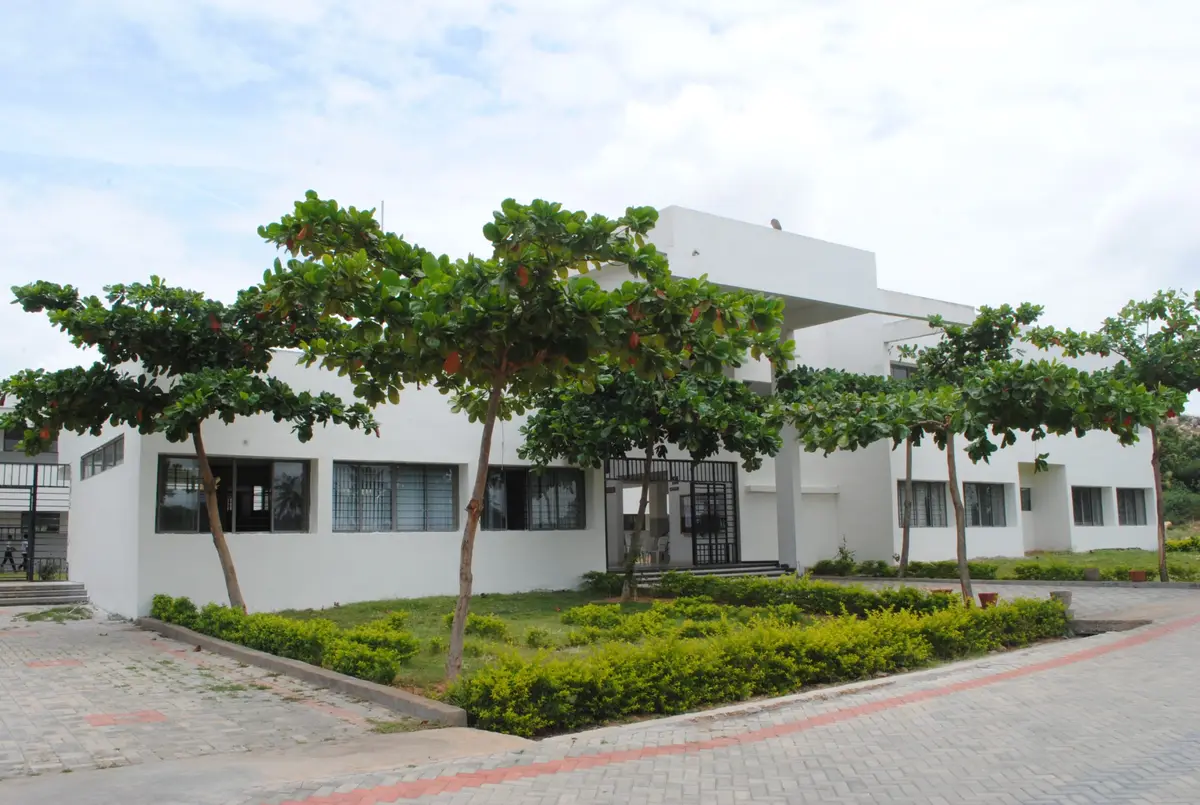 K L E Societys B Com Degree College, Gangavati: campus photo 7