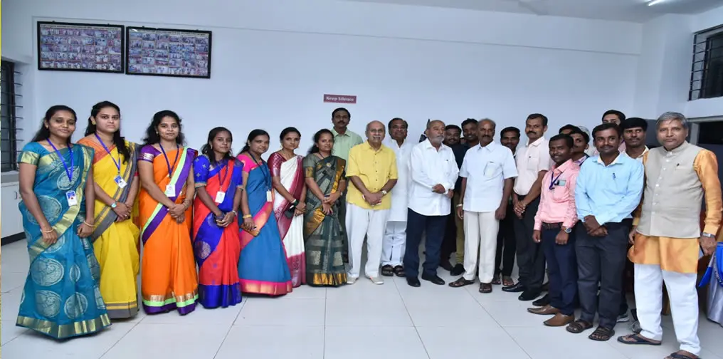 K L E Societys B Com Degree College, Gangavati: campus photo 4