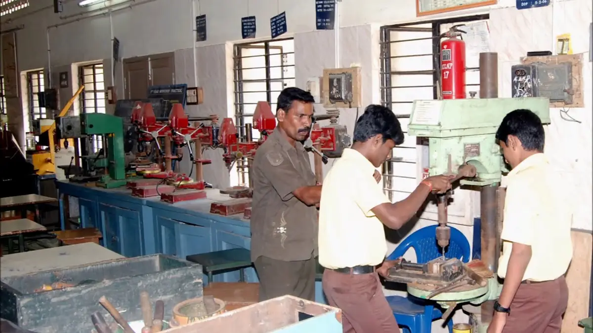 K L Nagasamy Memorial Polytechnic College Viraganoor Post: campus photo 7
