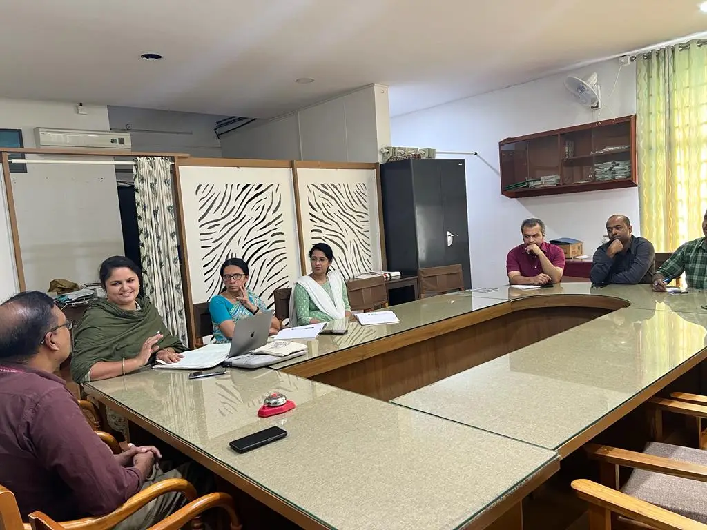 Kahm Unity Womens' College: campus photo 2