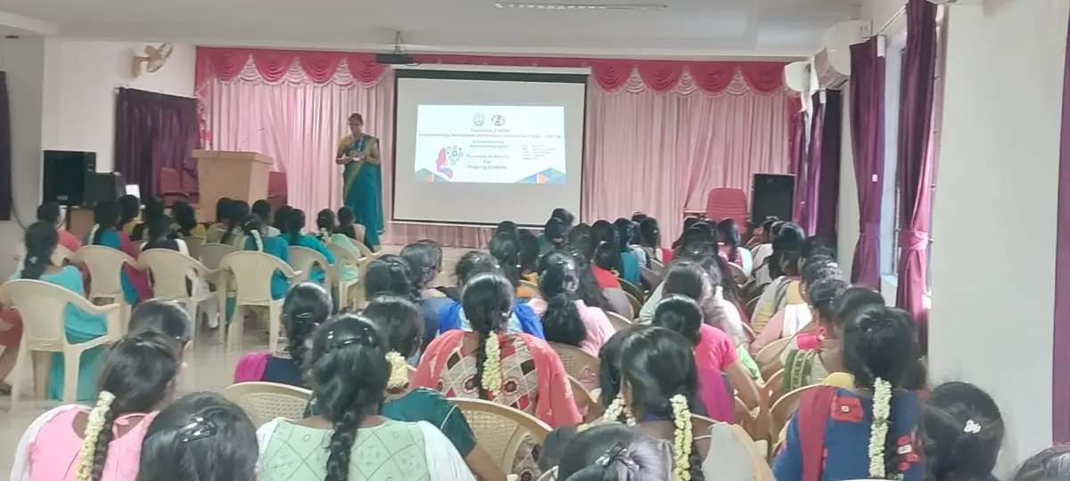 Kailash Womens College: campus photo 8