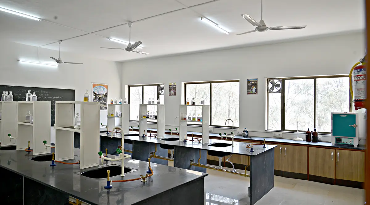 Kalyani Charitable Trusts Ravindra Gambhirrao Sapkal Pharmacy College, Sapkal PharmacyCollege, Ajneri, Wadholi, Tryambak, Dist.Nashik: campus photo 3