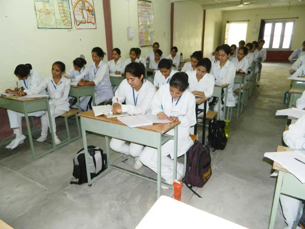 Kamakshi G N M Institute Kangra: campus photo 2