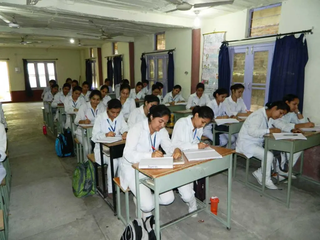 Kamakshi G N M Institute Kangra: campus photo 1