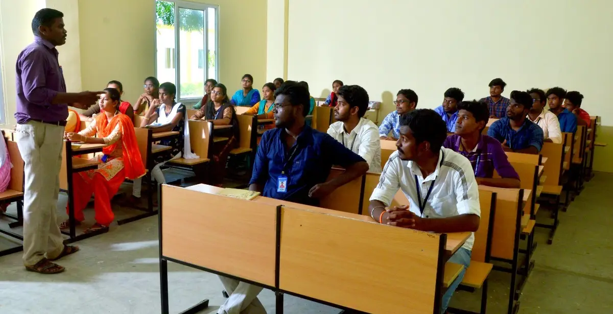 Kamaraj College: campus photo 8