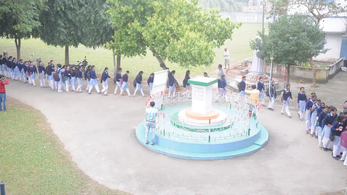 Karimpur Pannadevi College: campus photo 1