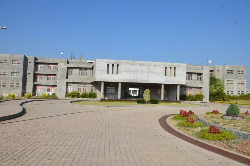 Karmayogi Institute of Technology: campus photo 8