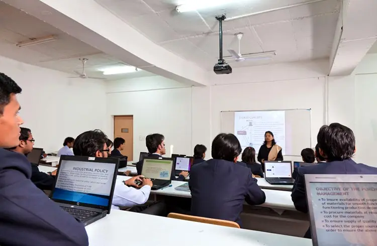 Kcc Institute of Legal and Higher Education: campus photo 7