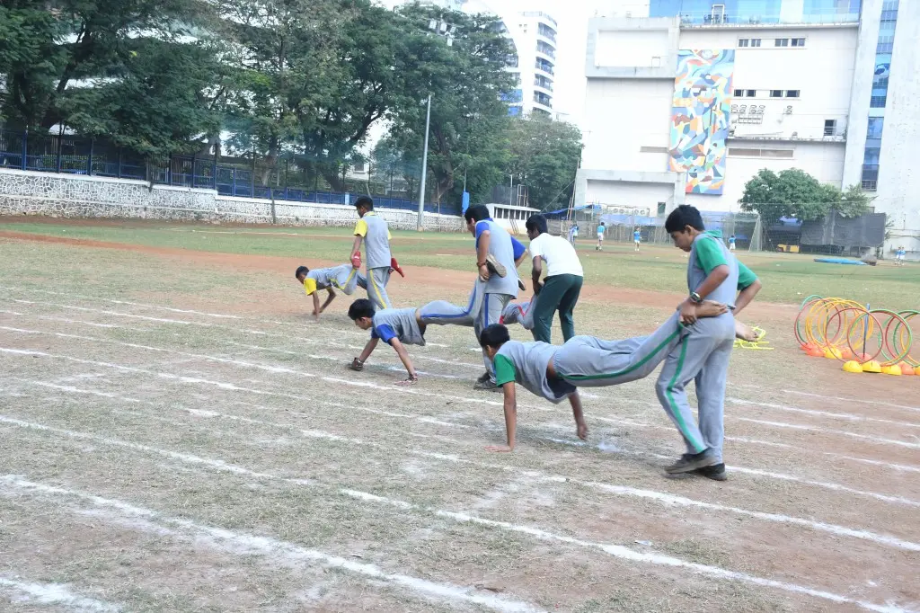Khar Education Societys College of Commerce and Economics S V Road Khar W Mumbai: campus photo 3