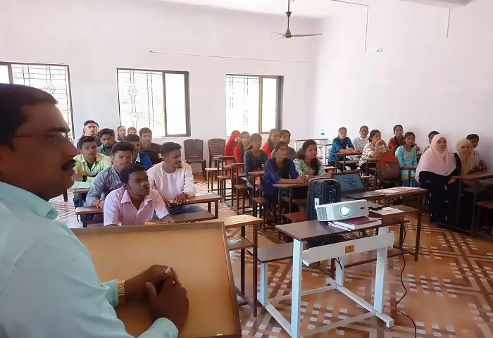 Kharepatan Panchakroshi Shikshan Prasarak Mandal S Arts and Commerce College Kharepatan: campus photo 2