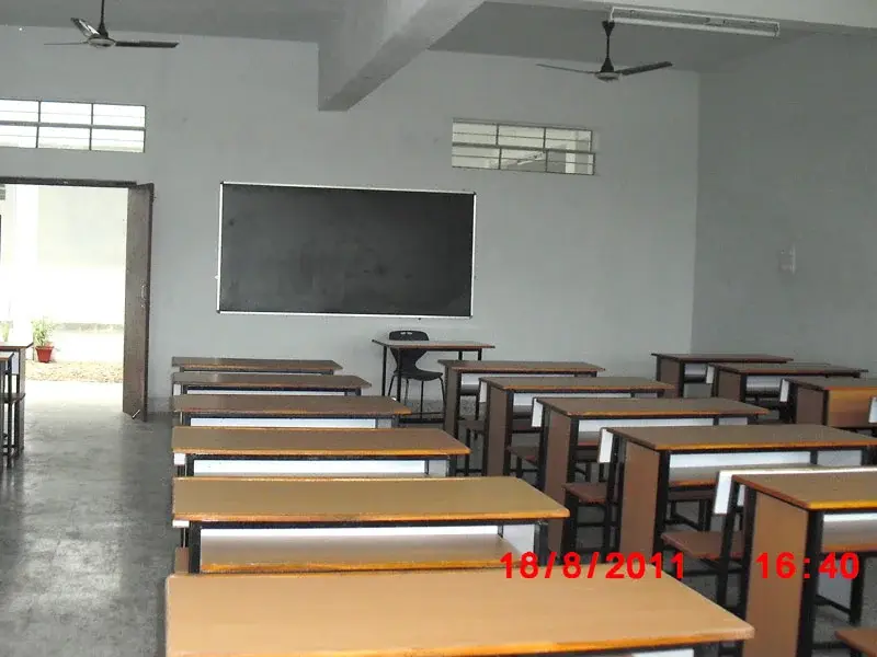 KMIOM campus photo 8