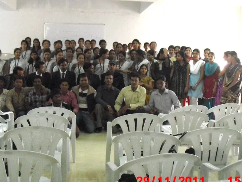 KMIOM campus photo 6