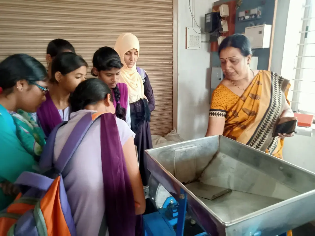 KLE's Arts & Commerce College, Gadag-Betageri campus photo 7