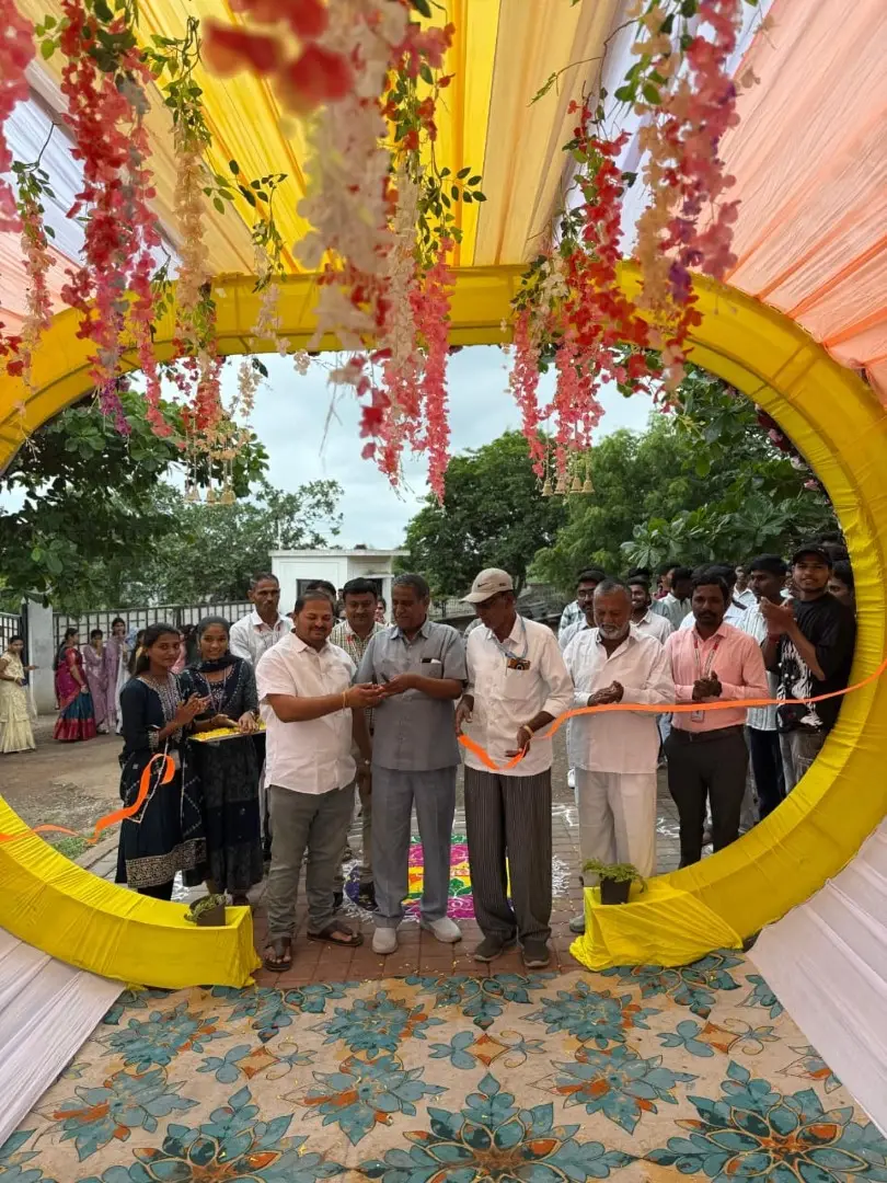Kle Societys Commerce College campus photo 6