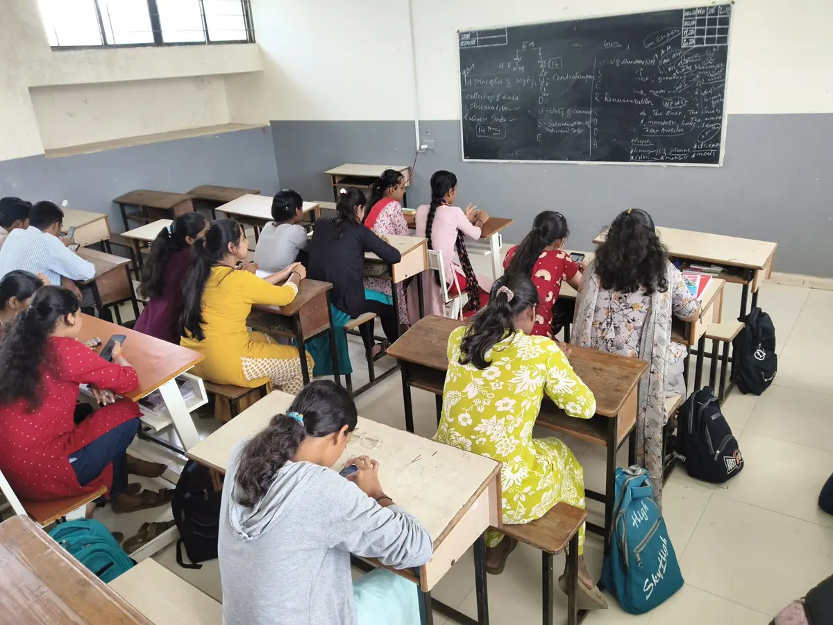KLE’s Shri Shivayogi Murugendra Swamiji BBA College: campus photo 2