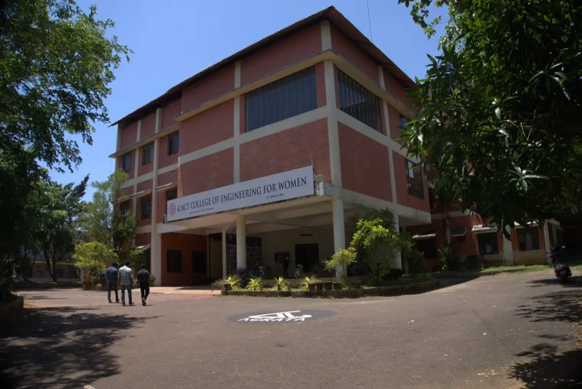 Kmct College of Nursing, Mampatta, Kozhikkode campus photo 2
