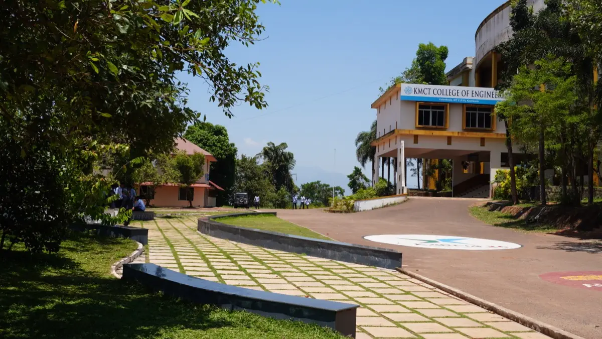 Kmct College of Nursing, Mampatta, Kozhikkode campus photo 1