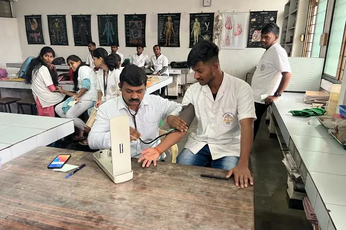 Kolhapur District Chemist Asso. Inst. Of Pharmacy: campus photo 3