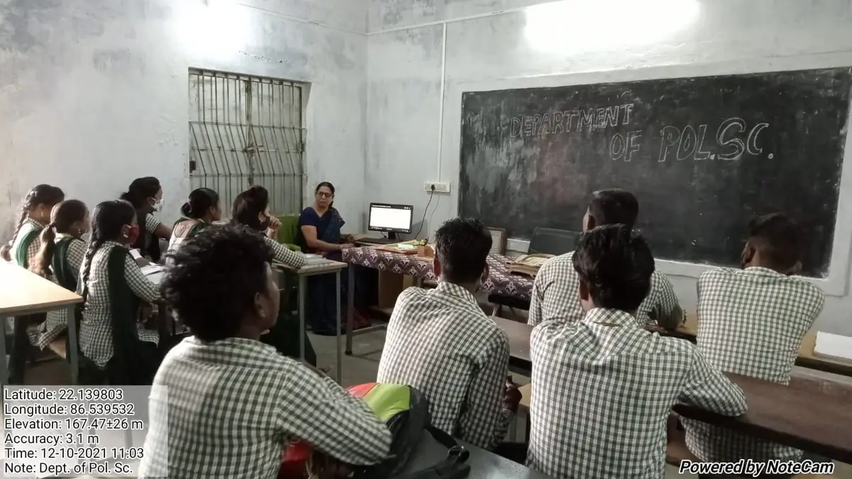 L.K College: campus photo 8