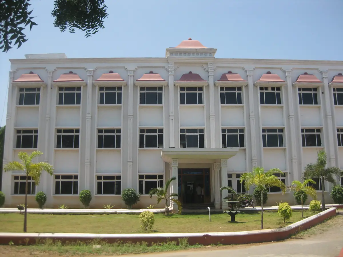 Lal Bahadur P.G. College, S.V.P. Road: campus photo 4