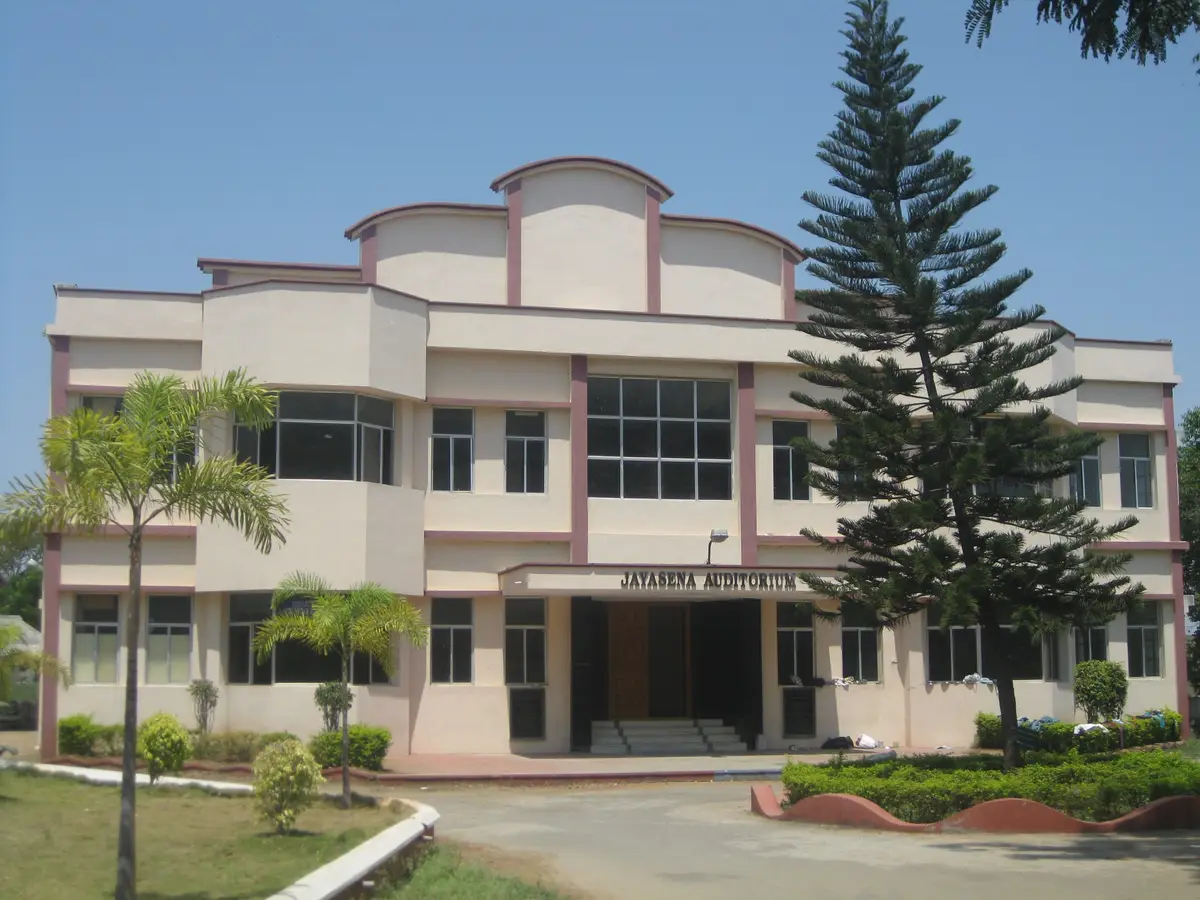 Lal Bahadur P.G. College, S.V.P. Road: campus photo 6