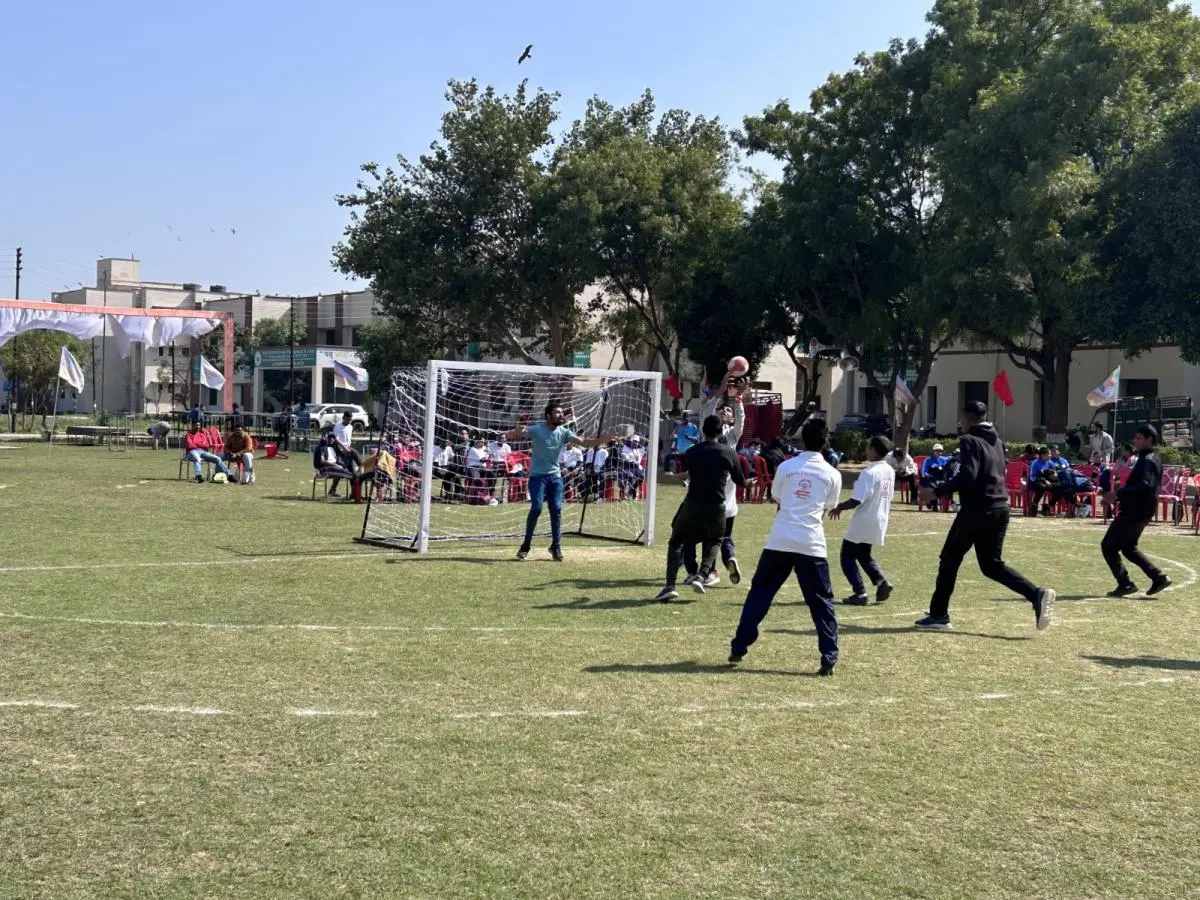Lal Bahadur Shastri College, Mahaveer Nagar Extension campus photo 3