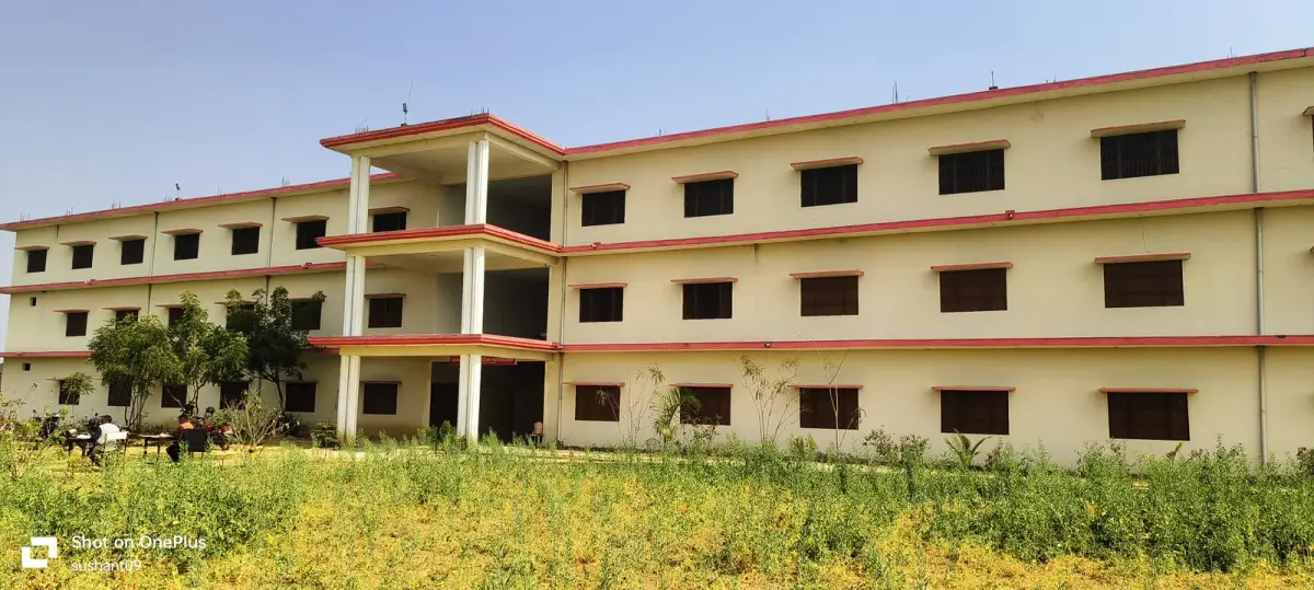 Lalpati Munesara Mahila Mahavidyalay Bheekharpur Sultanpur: campus photo 2