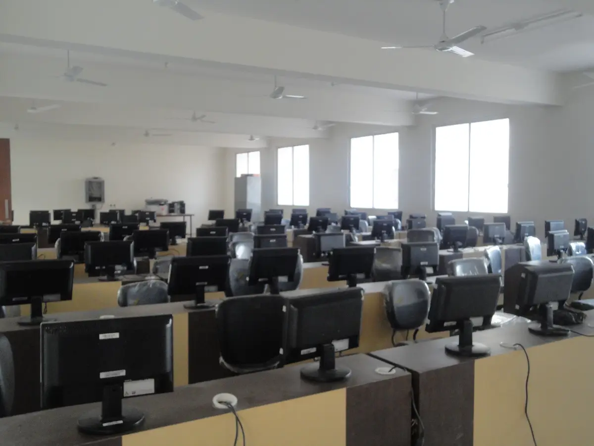 Landmark Technical Campus Dedoli: campus photo 3