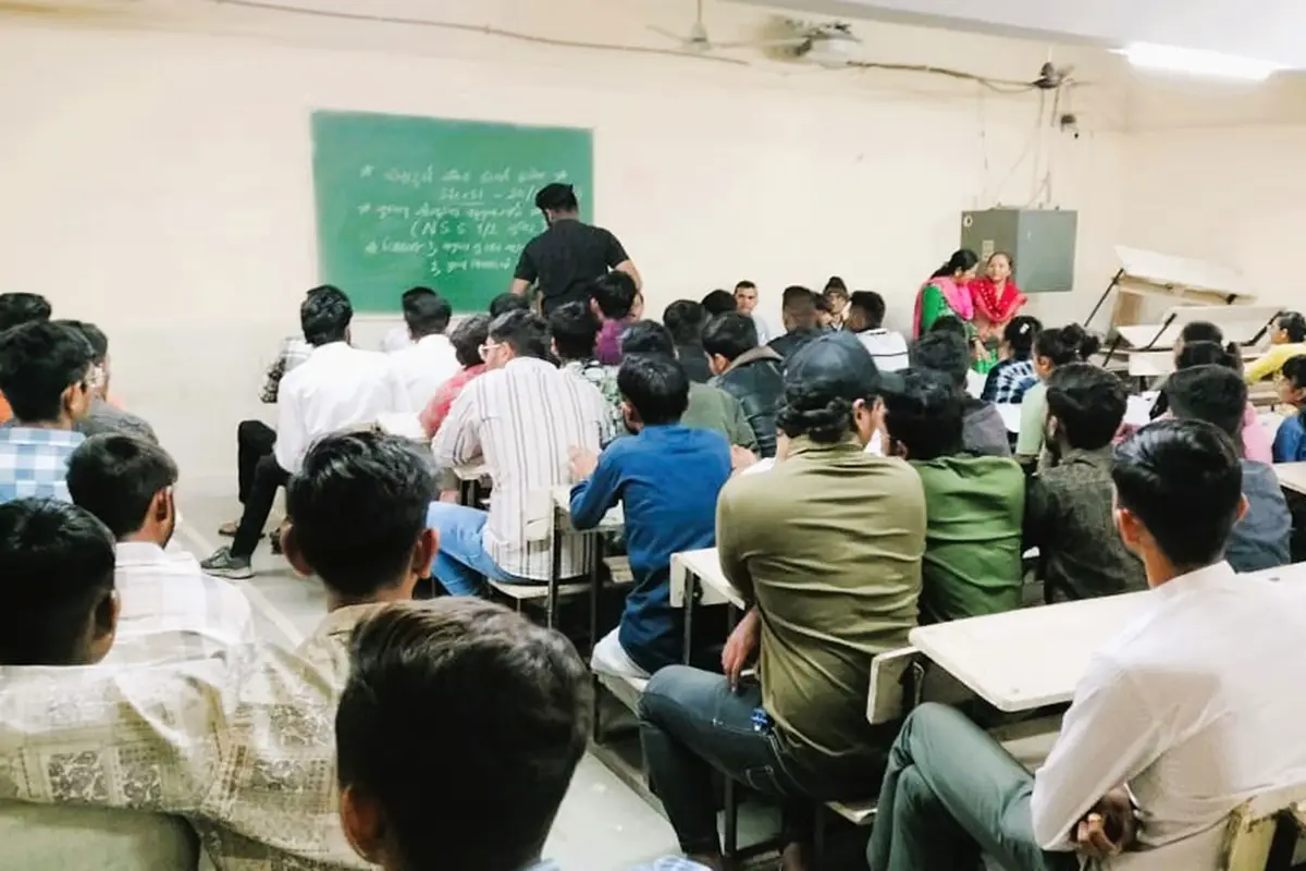 Late Shree Punjabhai Najbhai Boricha Commerce College Devgadh campus photo 2