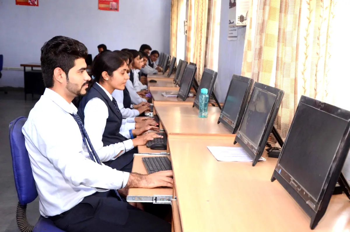 Laxmibai Mahila Mahavidyalaya: campus photo 1