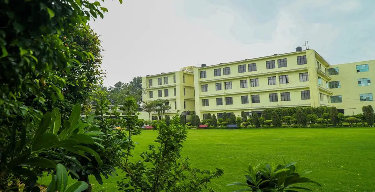 Luxmi Bai Institute of Dental Sciences & Hospital campus photo 8