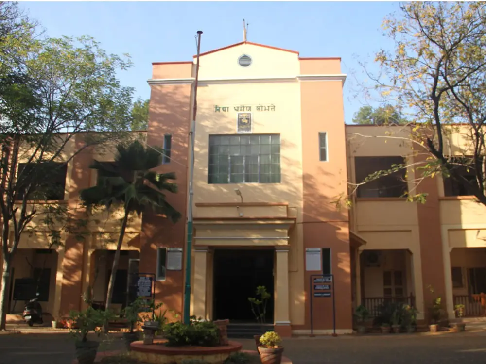 Madura College: campus photo 1