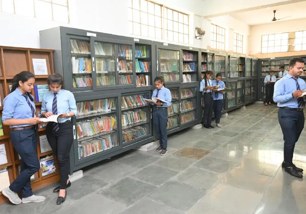 Mahalakshmi College for Girls. Delhi: campus photo 2