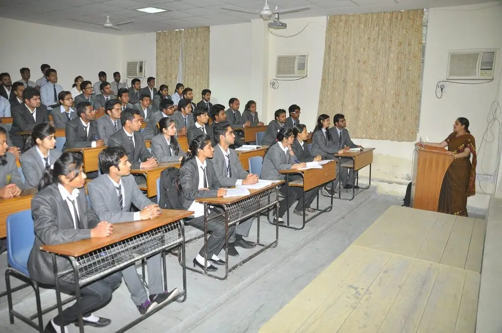 Maharishi Arvind Institute of Science and Management: campus photo 2